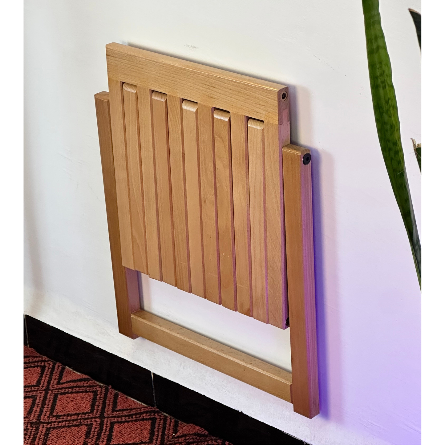 كرسي قابل للطي من خشب الاثر